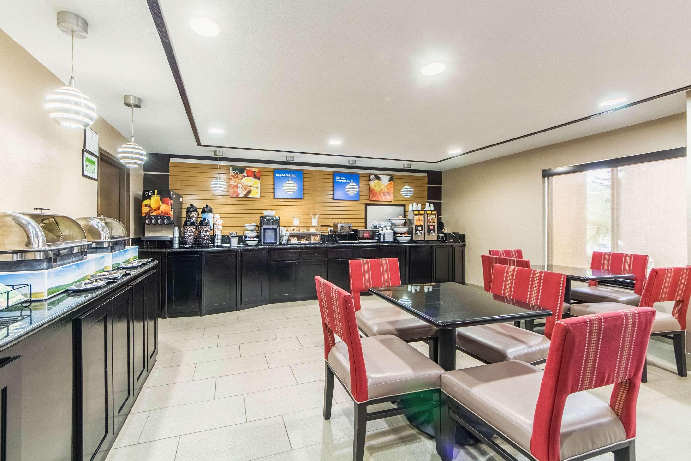 Comfort Inn Dallas Park Central Exteriör bild