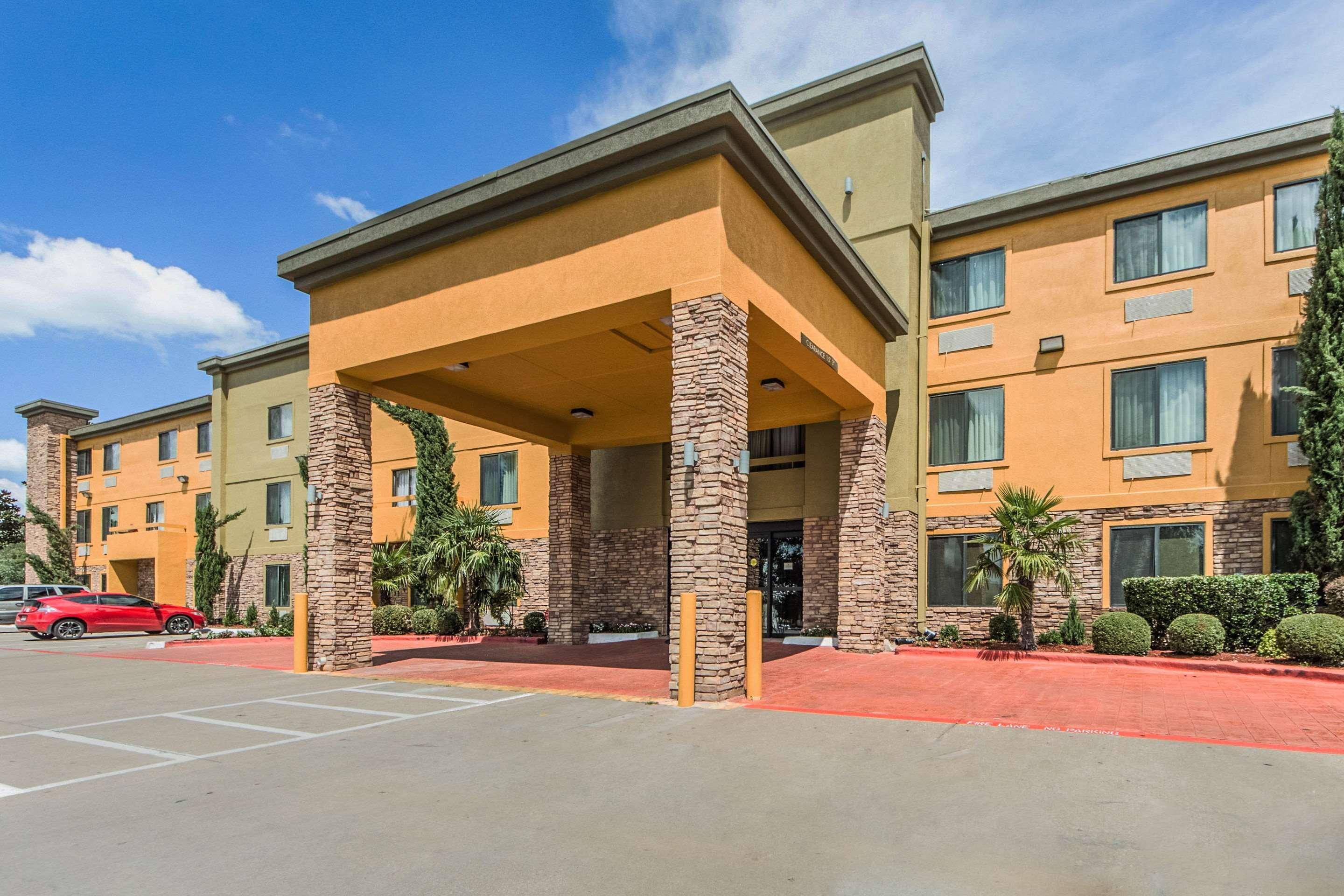 Comfort Inn Dallas Park Central Exteriör bild