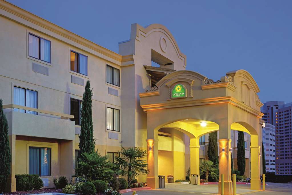 Comfort Inn Dallas Park Central Exteriör bild