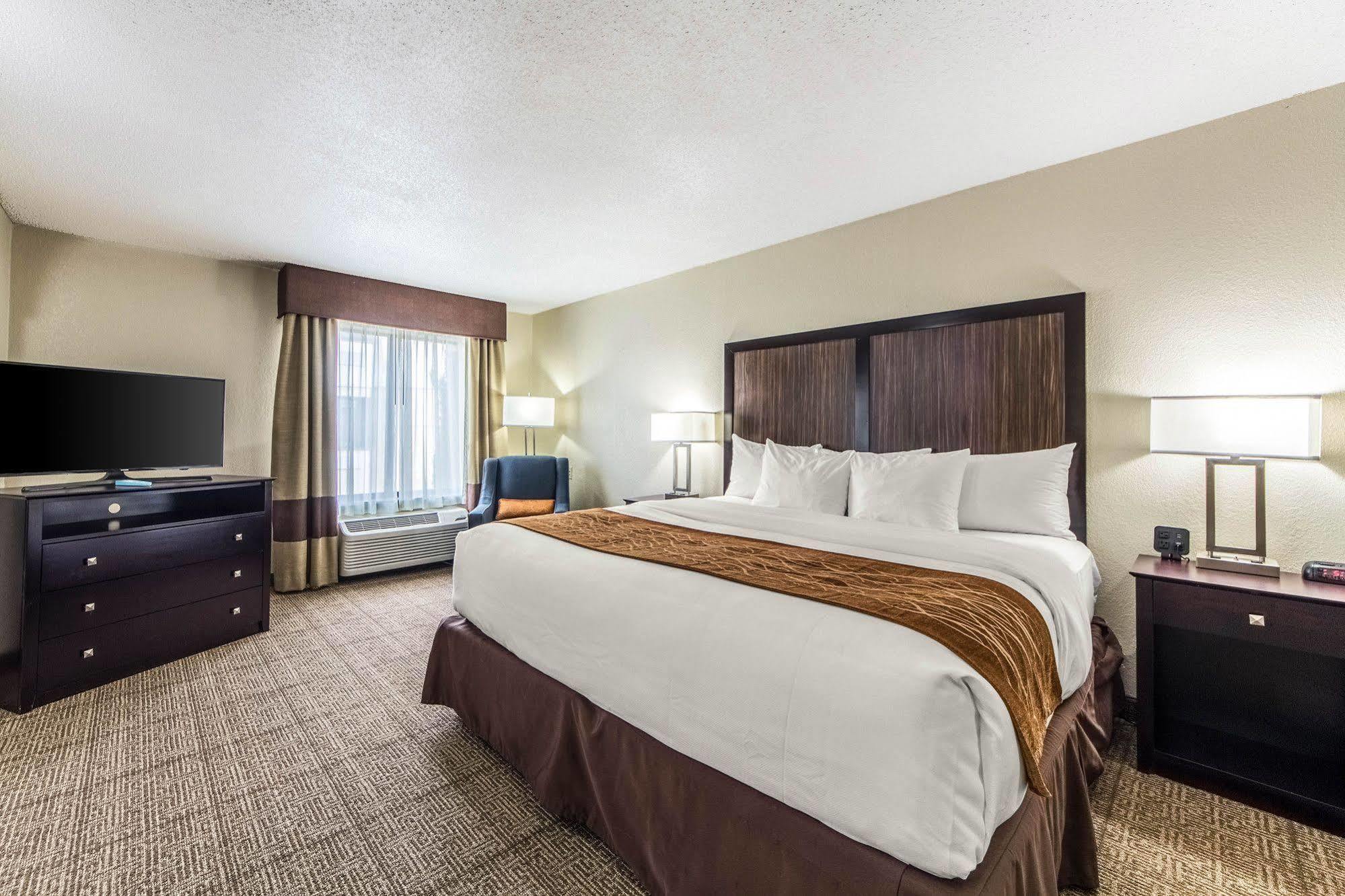 Comfort Inn Dallas Park Central Exteriör bild